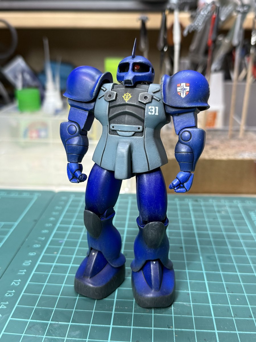 Pmeny60jgKSdKXF's tweet photo. MS-05
ランバ・ラル専用機
旧キットベストメカコレクション完成しました！
いつも旧キットをカッコよく作りたいと思ってるのに、少し可愛くなるのが不思議だ(笑
難しいけど面白い🤣
今後の課題です…
先日完成したシン・マツナガ機と2ショット♪
#旧キット #ランバラル #シンマツナガ #旧ザク #MSV https://t.co/SYyVQzunXS