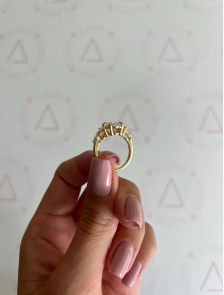 IlanieH's tweet photo. Not all diamonds are equal

This 3.70ct Oval E-VVS2 IGI Certified lab-grown diamond is USA-grown for true brilliance, no bowtie, no color tint, just pure fire.

Order Here: https://t.co/BFUuYLAiZk

#LabGrownDiamonds #EVVS2 #EngagementRing #LuxuryJewelry https://t.co/asuqTFFgcA