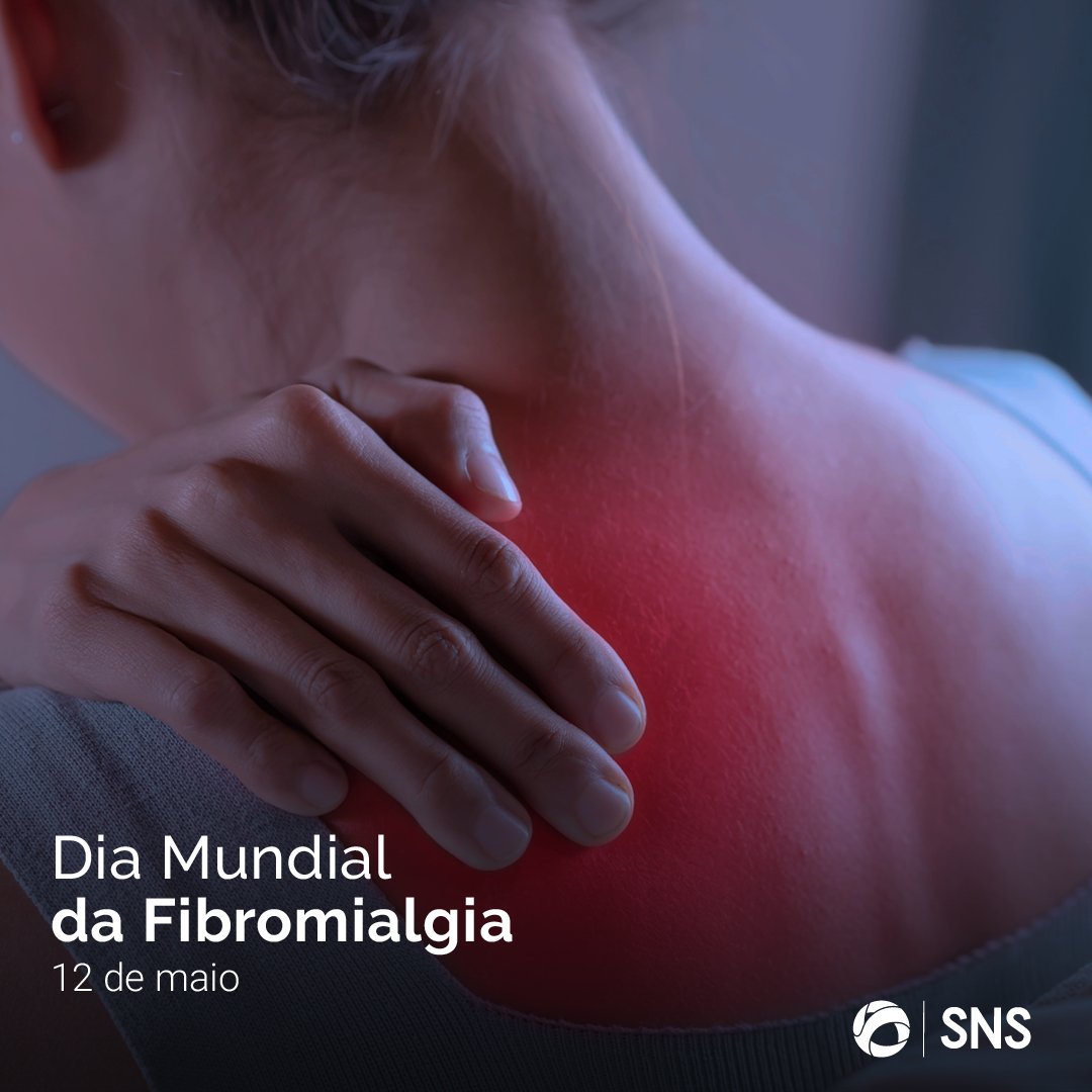 SNS_Portugal's tweet photo. A Fibromialgia é uma doença crónica que provoca dores em todo o corpo, fadiga extrema, perturbações do sono e cognitivas, entre outros sintomas, com grande impacto na qualidade de vida da pessoa. Esta doença foi reconhecida pela OMS em 1992. #Saúde #SNS #Fibromialgia https://t.co/P8pkWXAl94