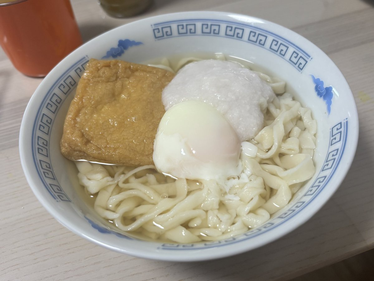 rila4859's tweet photo. 今日はうどんを作ってみた

天かすにネギがないと寂しいね…笑

あととろろの色がちょっと微妙… https://t.co/BpoXWqz32w