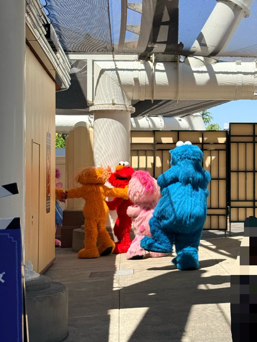 アビーちゃん「おやつ食べに行こ〜」皆んな「食べた〜い！」みたいな感じだった❣️
#USJファン
