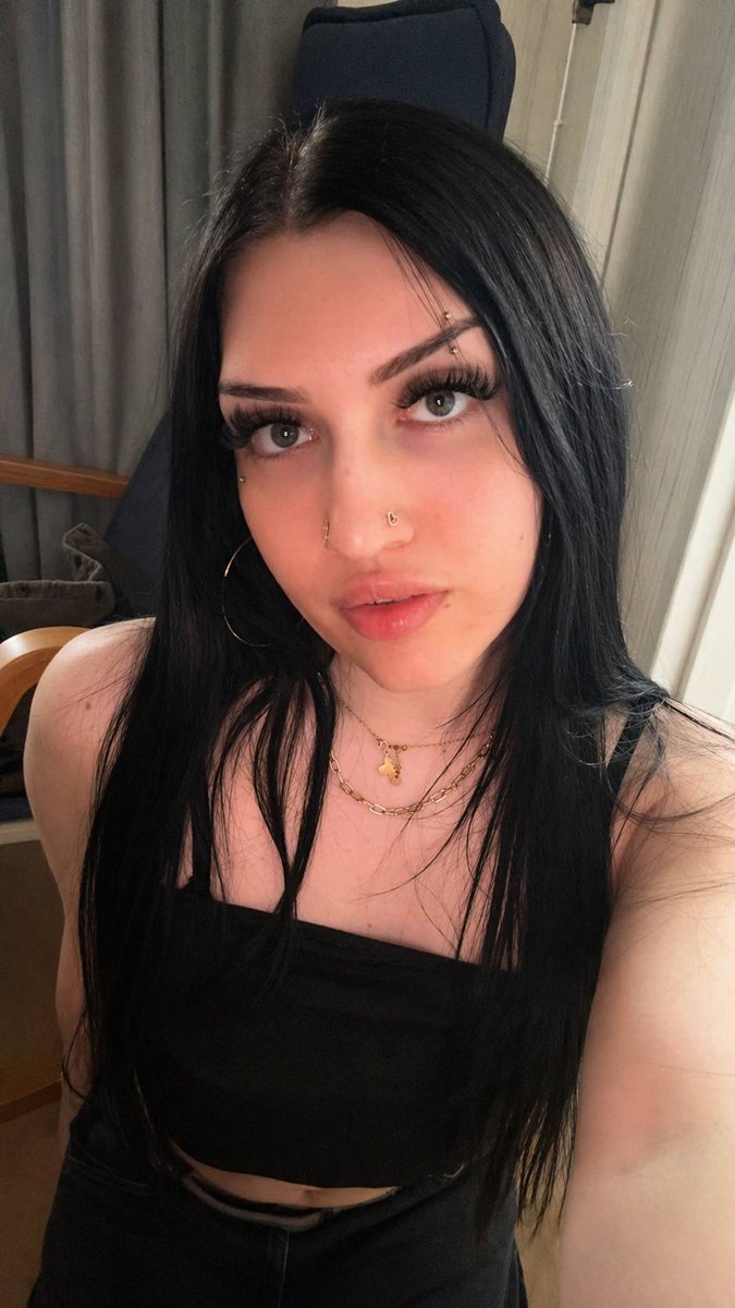 EuphoriaAngelx's tweet photo. Would you go to bed with me knowing I’m trans? 🏳️⚧️
#transwoman #transfeminine #transgirl #girlslikeus #modernwoman #femininity #confidence #selfconfidence #dating #attraction #realtalk #honestanswers #boldquestion #opinions #discussion #connection #chemistry #openminded #OnlyFans https://t.co/ABJu1tVsS1