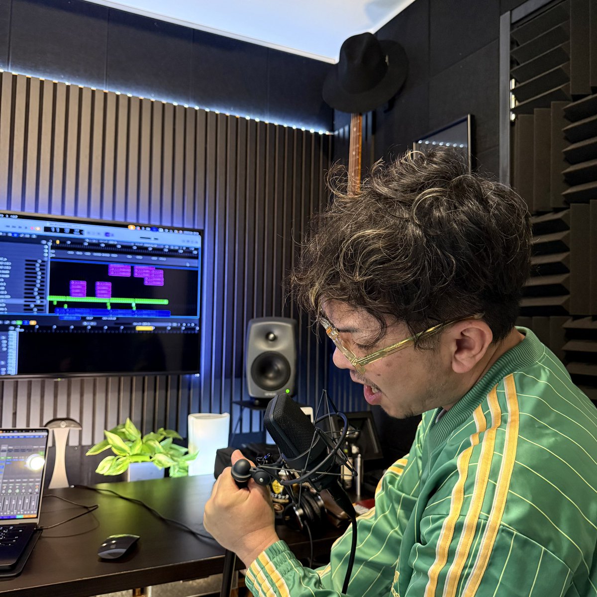 TARillumina's tweet photo. 今日はサトムとレコーディング！
ボーカリストサトム良い感じで録り終えましたー🎙️
2人で面白いこと色々たくらんでます😁 https://t.co/58u1My82FV