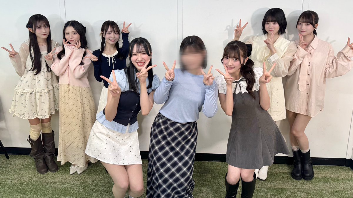 niinachansuki's tweet image. AsIs のみなさん囲んでいただきありがとうーーー❗️奇妙な構図🎵 #AsIs