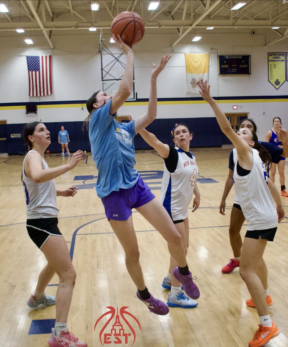 NYSTakeover's tweet photo. Established upperclassmen, intriguing middle schoolers, and even a special guest that hears a ball bouncing & has to jump in (@ellatrink11 🤩). Worth the trip to Juggler land, hallowed ground in the Utica area (no pun intended), for @UticaKnicks practice.

A few Tuesday #ViewsFromTheBaseline 📸

And back on the road today 😵‍💫