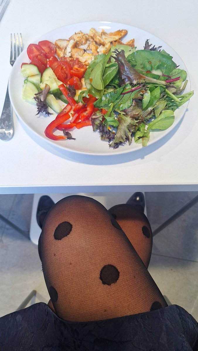 Miss Hot Pot tweet media