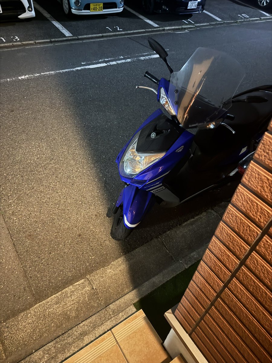 minus6man's tweet photo. 家の目の真ん前に無断で駐車されてめちゃくちゃ嫌なんですけど、こーゆーのはありなん？ https://t.co/X8OsiQWIyk