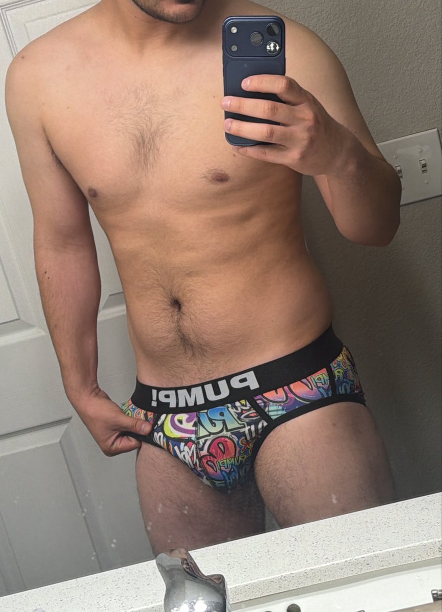 Naughty Husky 😈 tweet media