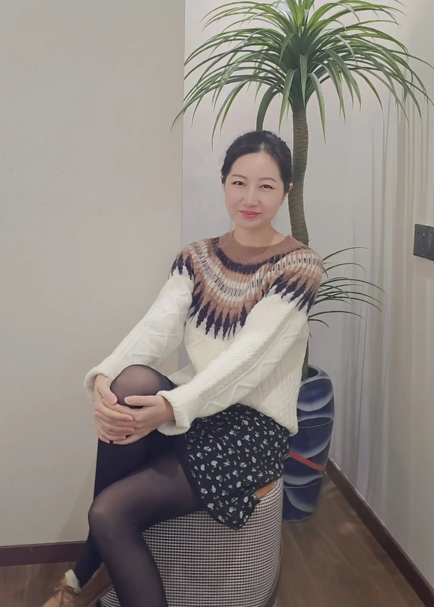 福州40岁萍姐，温柔里藏着风情，一笑就让人心动。 https://t.co/J4wtj06u5w