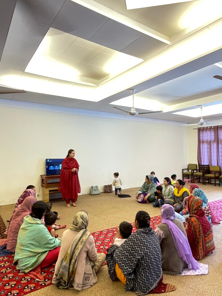 RFInterventions's tweet photo. 𝗪𝗼𝗿𝗹𝗱 𝗠𝗮𝘁𝗲𝗿𝗻𝗮𝗹 𝗠𝗲𝗻𝘁𝗮𝗹 𝗛𝗲𝗮𝗹𝘁𝗵 𝗗𝗮𝘆✨
RF Mental Health team conducted awareness sessions at ECD centres in Attabad Colony and Chikas, Danyore, Gilgit.
#MaternalMentalHealth #MentalHealthAwareness  #EarlyChildhoodDevelopment #RupaniFoundation https://t.co/LXWNEDfBqA