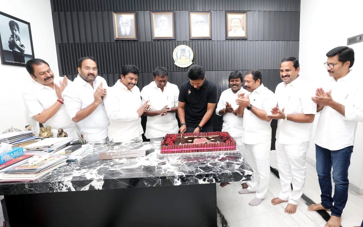 STR Stan tweet media