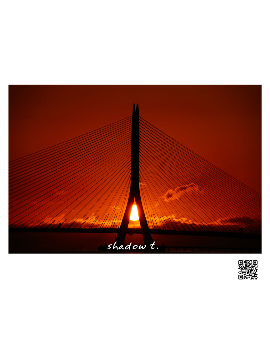 shadowtArt's tweet photo. 最近、みんな、このカットを撮っていますので、
私もブームに乗って撮ってみました
家から100メートルの絶景
#tamsui #shadowt #travel #sunset #taiwan #StraightPhotograph  #InPraiseofShadows #SonyTaiwan #sonya7r4 #urakutour #陰翳礼讃 #淡水 #ZahaHadid #ザハハディッド #淡江大橋 #bridges https://t.co/7fwkgKbDvB