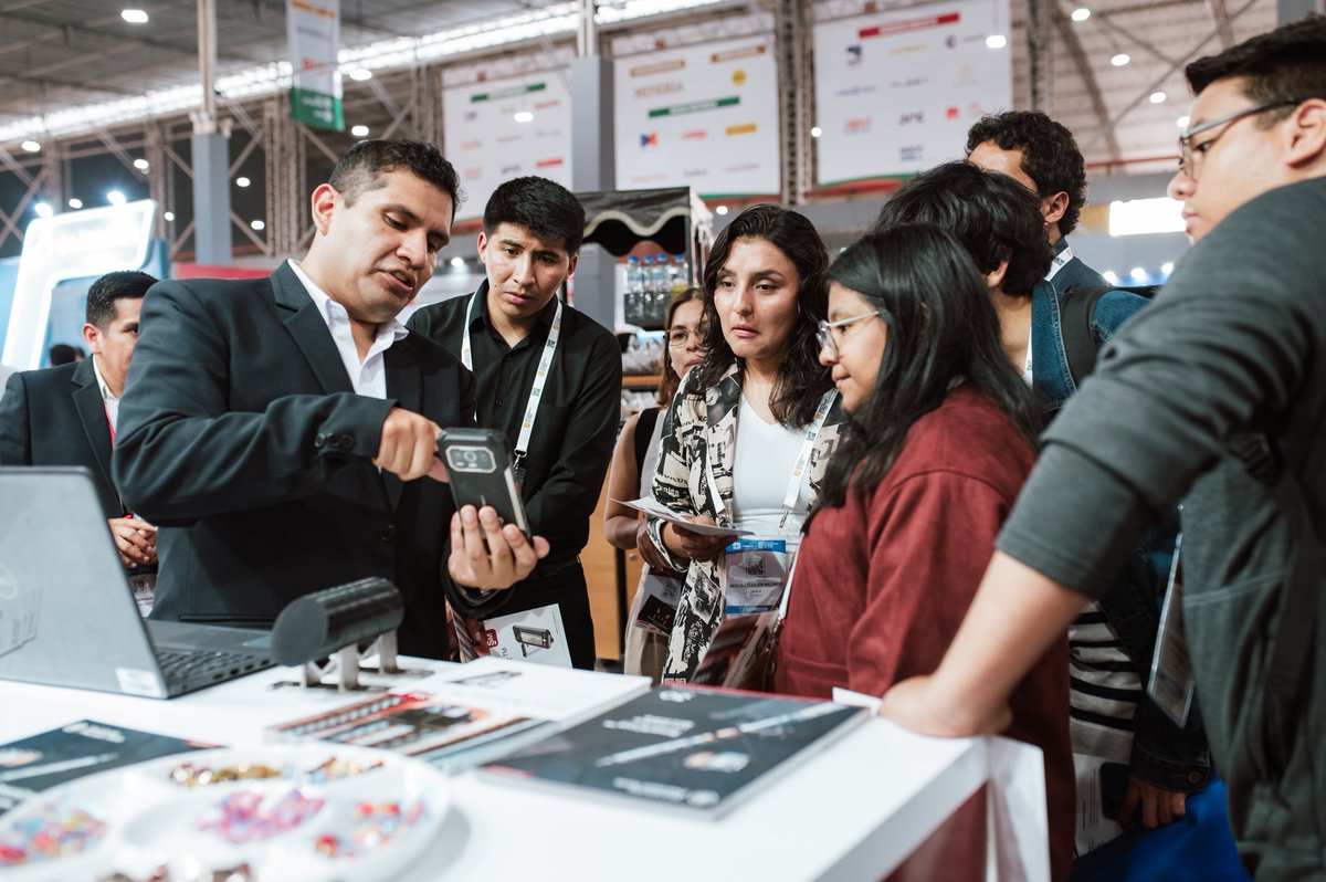 SPTAB's tweet photo. Último día en @Pro_Explo  🇵🇪

Todavía estás a tiempo de visitarnos en los stands 75 y 76 y conocer nuestras soluciones para exploración minera. 

Gracias a todos los profesionales y partners que nos han acompañado durante estos días en Lima.

Les dejamos algunas imágenes tomadas durante la feria.

#SPT #MiningExploration #Minería #Drilling #Geology