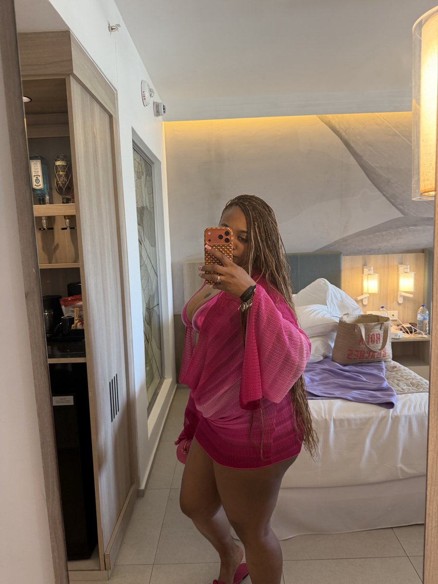 kaynicj's tweet photo. punta cana anyone 🏝️🇩🇴 https://t.co/zIrDsnjjX0