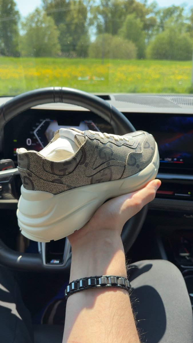 FerZuqui8's tweet photo. Hierbij sneakers van Gucci te koop, premium kwaliteit. 200€ met alle toebehoren. Bestel hem nu via : Instagram : DesignerByHarmony. Ophalen is mogelijk! 

#AzizYıldırımVakti #gucci #vandaag #sneakers #lamansiónvip #شہید_شیخ_ادریس_رح #ہم_ہیں_بنیان_المرصوص #lamansíonvip https://t.co/vAPSgrvlW0