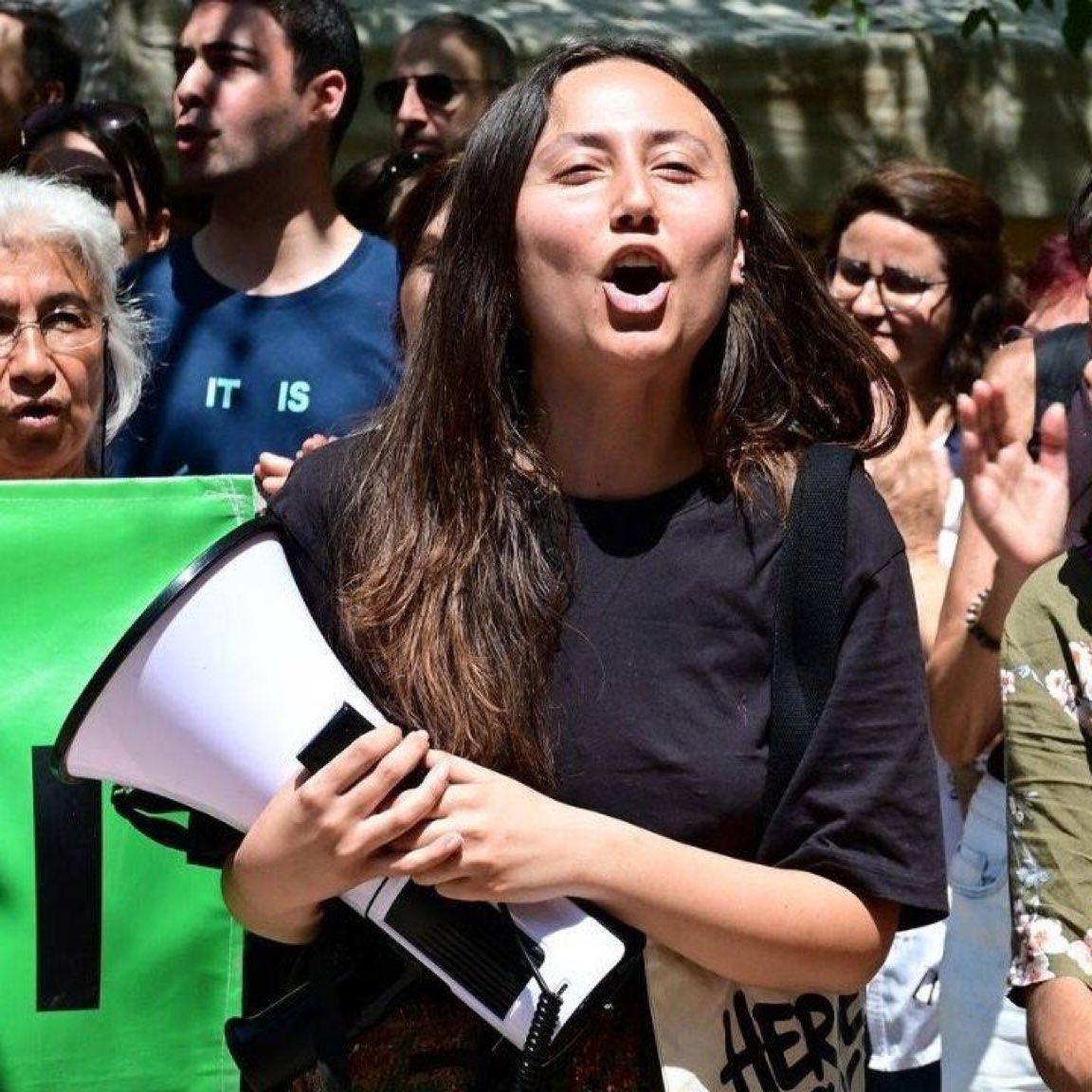 Akbelen direnişçisi Esra Işık, toprağını savunduğu için tam 37 gündür tutuklu.