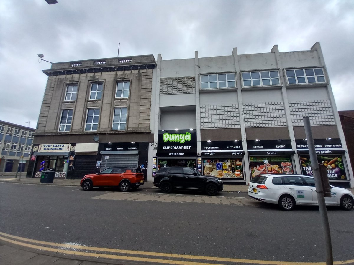 TheHamst's tweet photo. Dunya Supermarket on Scunthorpe High Street - 6th May 2026 https://t.co/43LCzu2Ds8