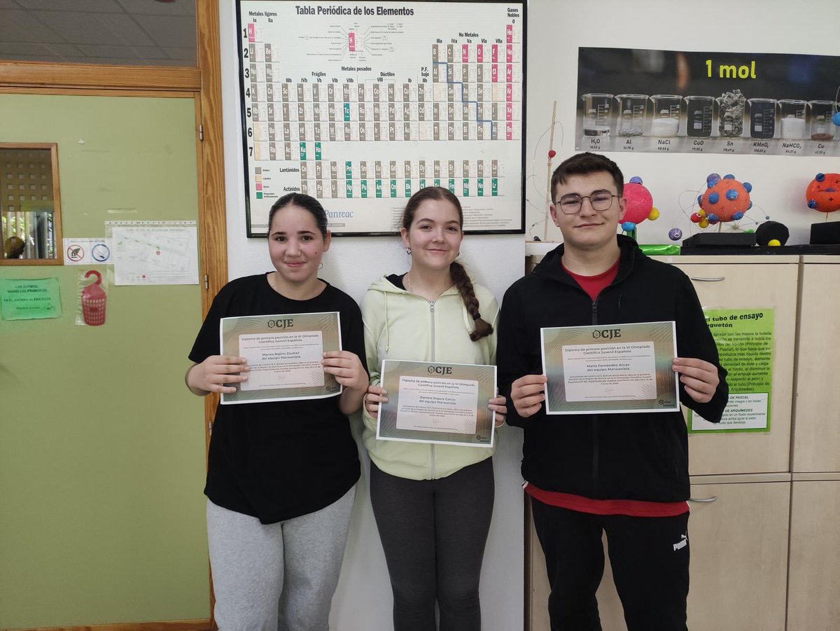La representación de nuestro centro en la VI Olimpiada Científica Juvenil Española (OCJE). 

África Páez , Sofía Paez  y Manuel Pérez-Chuecos .tercera posición de la Región de Murcia. 

Marwa Najimi, Mario Fernández y Daniela Segura han sido los ganadores de la Región de Murcia.
