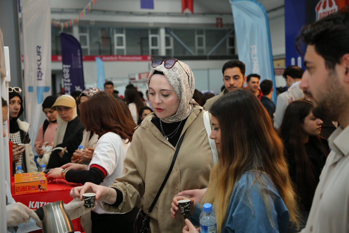 Erzincan Binali Yıldırım Üniversitesi tweet media