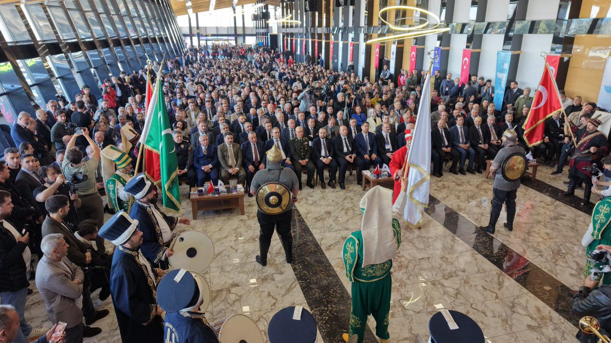 Erzincan Binali Yıldırım Üniversitesi tweet media