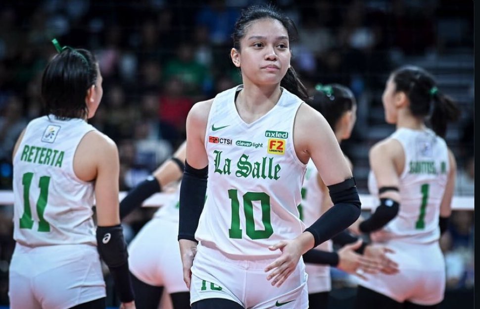 kamukha nya si mika dito …
