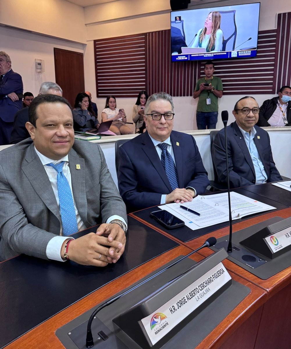 HernandoGuida_'s tweet photo. En la sesión del 05/05/2026 de la Comisión Cuarta de la Cámara de Representantes se aprobaron dos proposiciones de autoría del suscrito junto con el colega @Eliecersalazarl mediante las cuales se eliminaron los artículos 5 y 6 del proyecto de ley N° 270 de 2025 Cámara “Por medio del cual se modifica la Ley 80 de 1993, que expide el Estatuto General de Contratación de la Administración Pública”. La razón principal que expusimos es que dichos artículos eliminados intentaban revivir los artículos 100 (participación en contratación y compras públicas mediante asociaciones público populares) y 101 (asociaciones de iniciativa público popular) de la Ley del Plan Nacional de Desarrollo que la Corte Constitucional había declarado inexequibles mediante Sentencia C- 33/26 @partidodelaucol