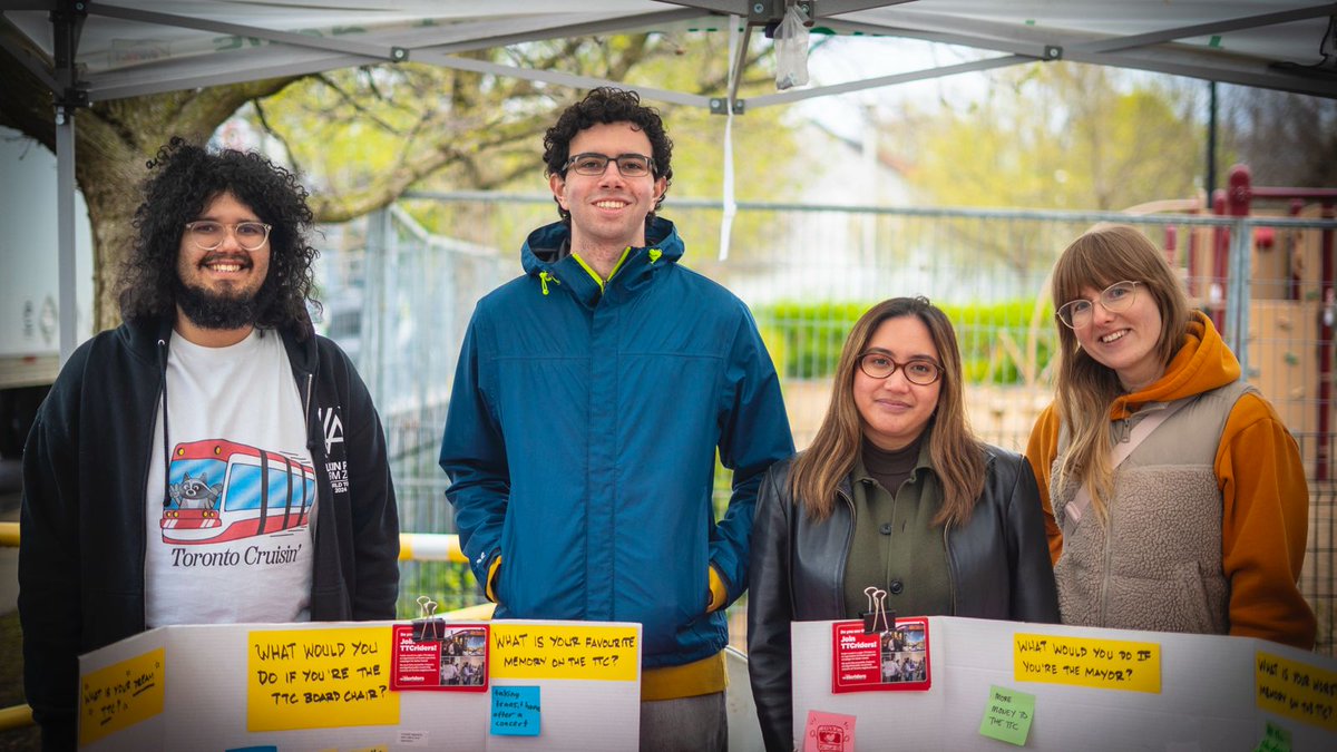 DamianDC7's tweet photo. Yesterday at Wynchwood Barns.

@ttcriders dealt with the rain to ask how we can improve public transit. https://t.co/IHkrFCoOyo