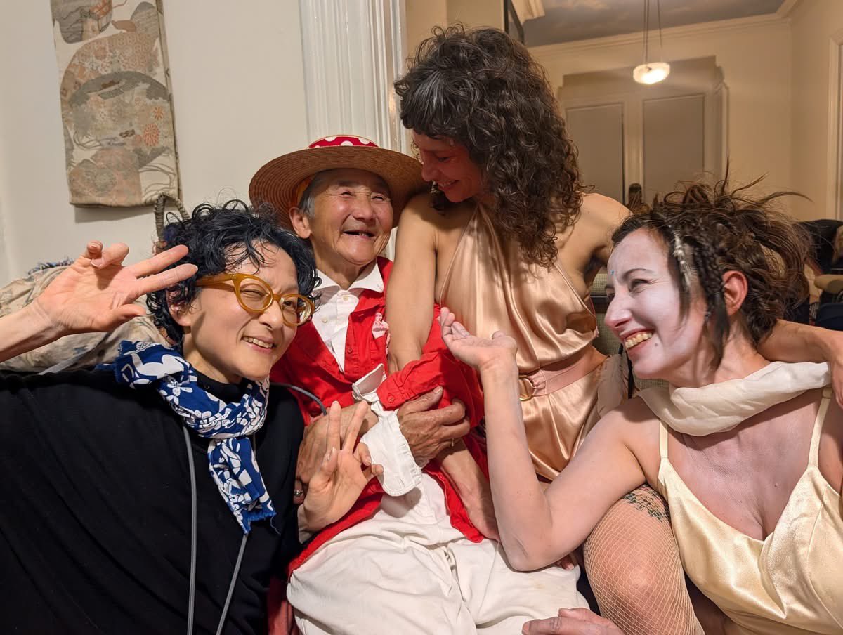 akarui_butoh's tweet photo. 【I ❤️ SF】
あの舞台で生まれたものは
まだ、体の中に生きている。
What was born on that stage
is still alive in my body.
サンフランシスコ公演と旅の記録①〜⑥
ブログにまとめました。
🔗 https://t.co/VYVtw5FTeh
#舞踏 #Butoh #SanFrancisco #身体表現 #LiveArt #あかるい舞踏 https://t.co/WT2Xn7bYEc