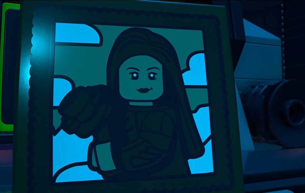 new look at lego talia from a picture of her bruce keeps in the batcave 🥹
