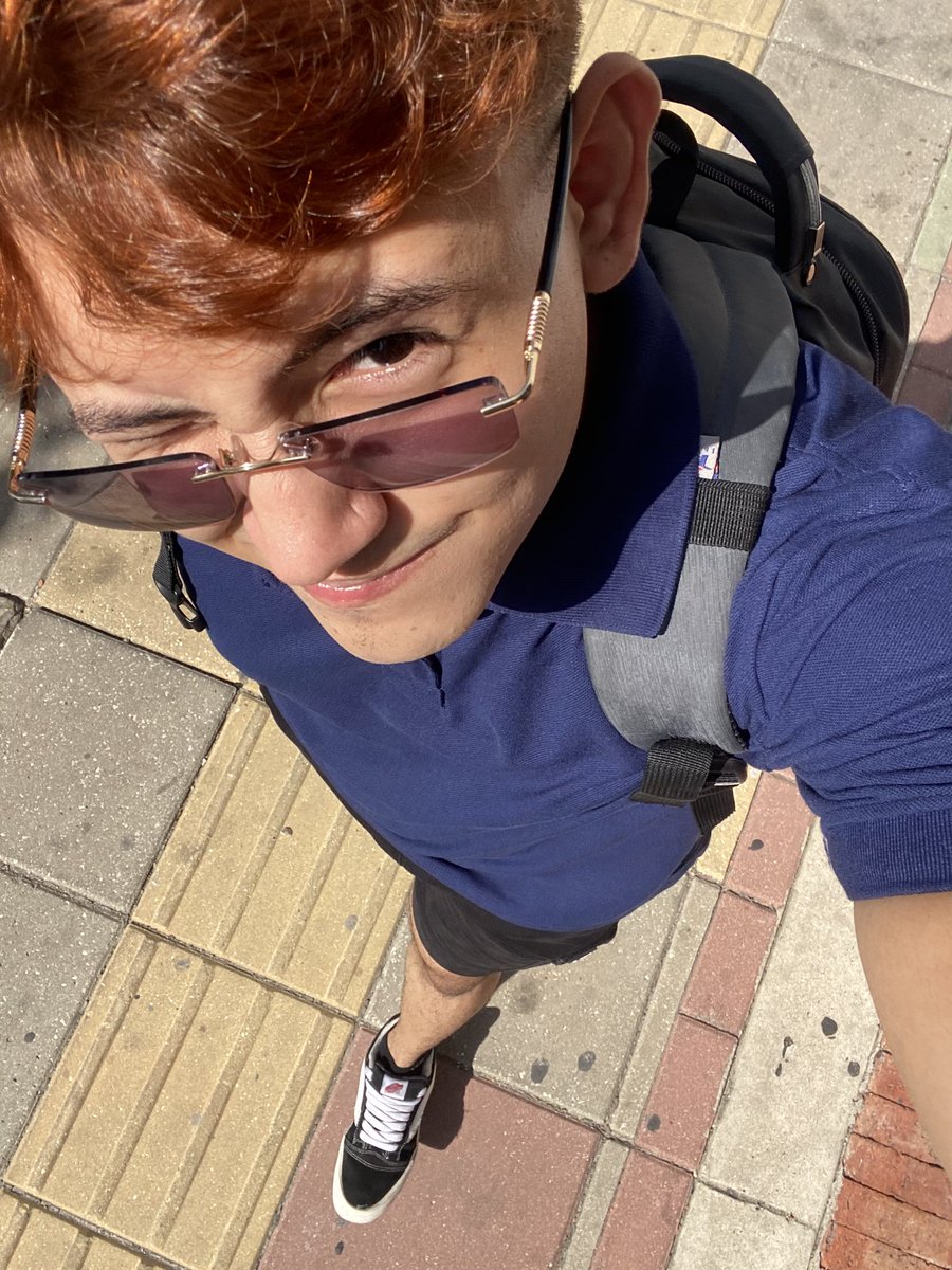 Gabboalf's tweet photo. Día de solecito ☀️… que una pierna quemada no te impida disfrutar del día https://t.co/doRcZkOokO