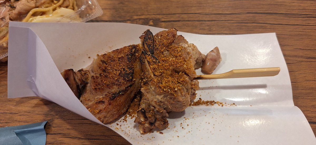 favi_chita's tweet photo. 5/4(月)の常滑呑み。

常滑市大野にオープンしたばかりのお店、kitchen風鈴草 OONO BASEさんにて、

大野の焼きそばと知多豚スパアリブ♪

キッチンカーの風鈴草さんが新たに始めたお店♪

#常滑　#常滑呑み　#とこな飯OONO　#kitchen風鈴草 https://t.co/gTX2aM2YM3