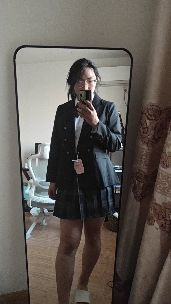 budinglaoshi's tweet photo. 我好难受，好不舒服，好累 https://t.co/aThmUbBaTS