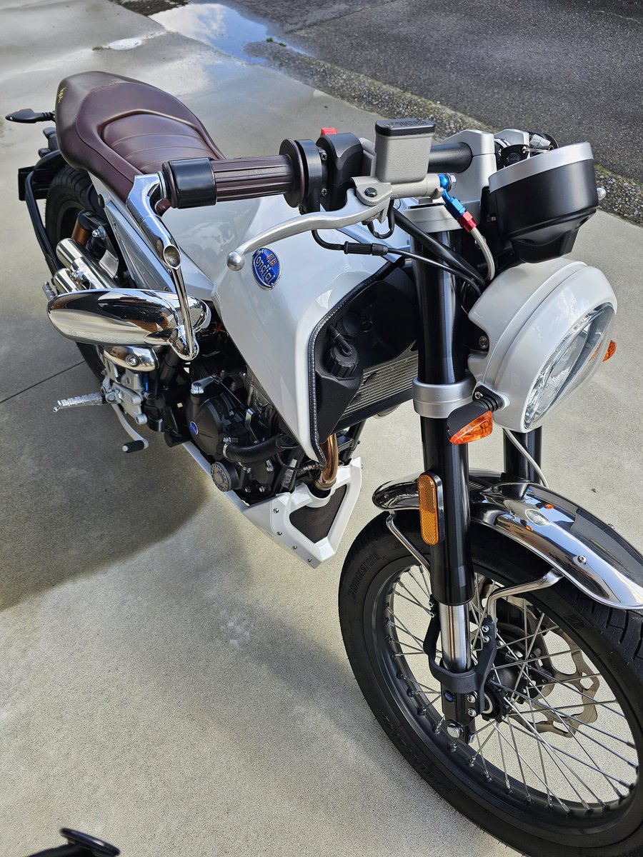 wakamoto3328's tweet photo. 今日のプチカスタムのBefore After
愛知県江南市にありますCOCOBLUEさんで購入し、今回もカスタマイズでお世話になりました(●︎´▽︎`●︎)
 #COCOBLUE #HPS #125cc #FBモンディアル #勝手に宣伝車 https://t.co/KzM6U029DQ