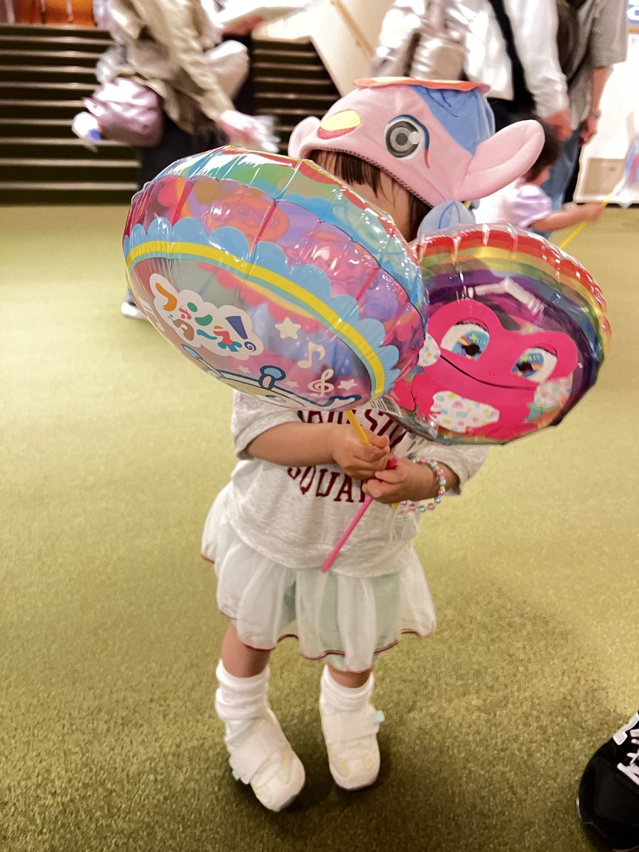 stww1113's tweet photo. 推し活行ってきた🦁🍑🌱もうウン10年ぶりのNHKホールwベビーカー預けたらまさかの102で運命感じた🩷 https://t.co/AQrnlSTLeh