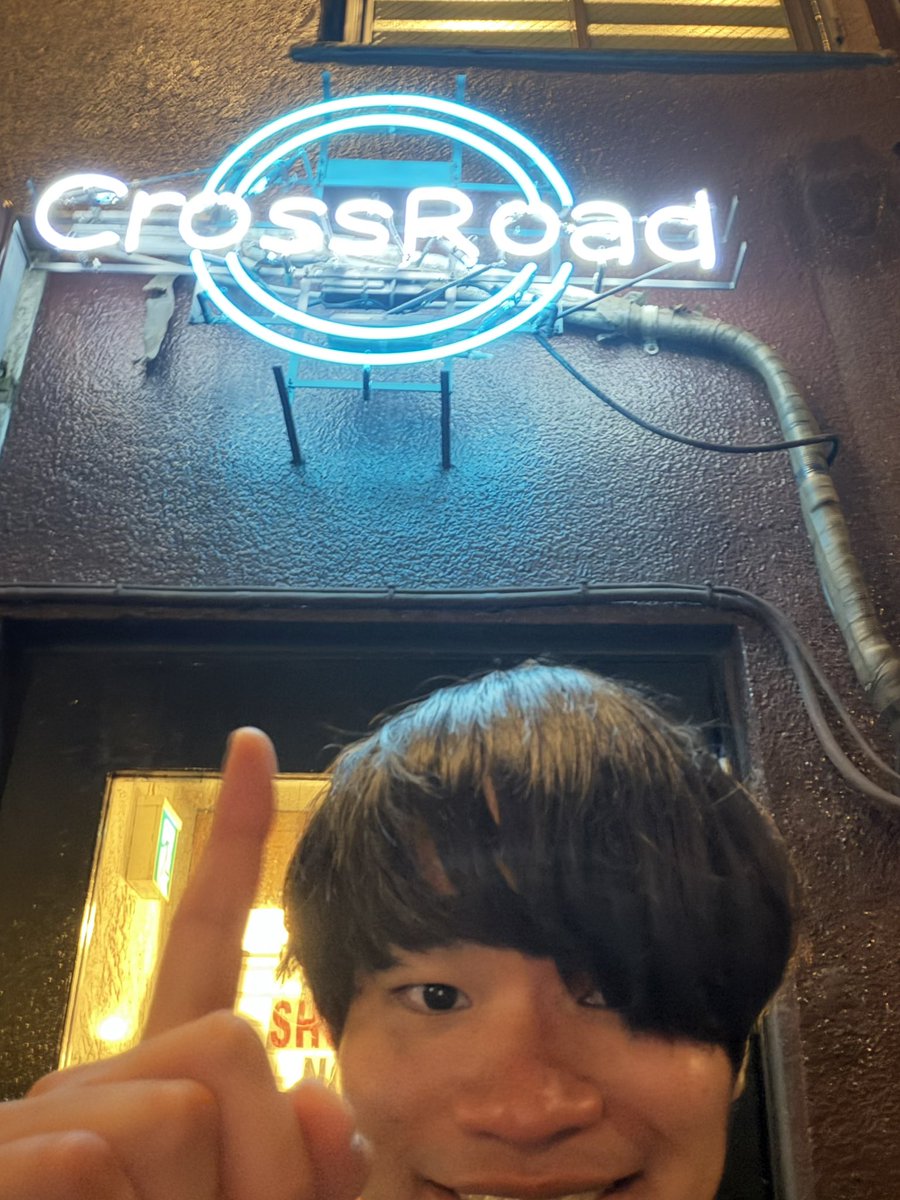 katano_unk's tweet photo. 今日は出演時間を大幅に押しました。
25分の出演時間で6曲もやりました。
信じられません。押すバンドマンはダサい。
セトリを載せます。

1.JENNY
2.人生っぽいな
3.ラブミサイル47
4.新曲
5.ファントムガールフレンド
6.あなたの夜が終わったら

押したくせにちゃっかりセトリとか書きました https://t.co/NDcaVscvJa