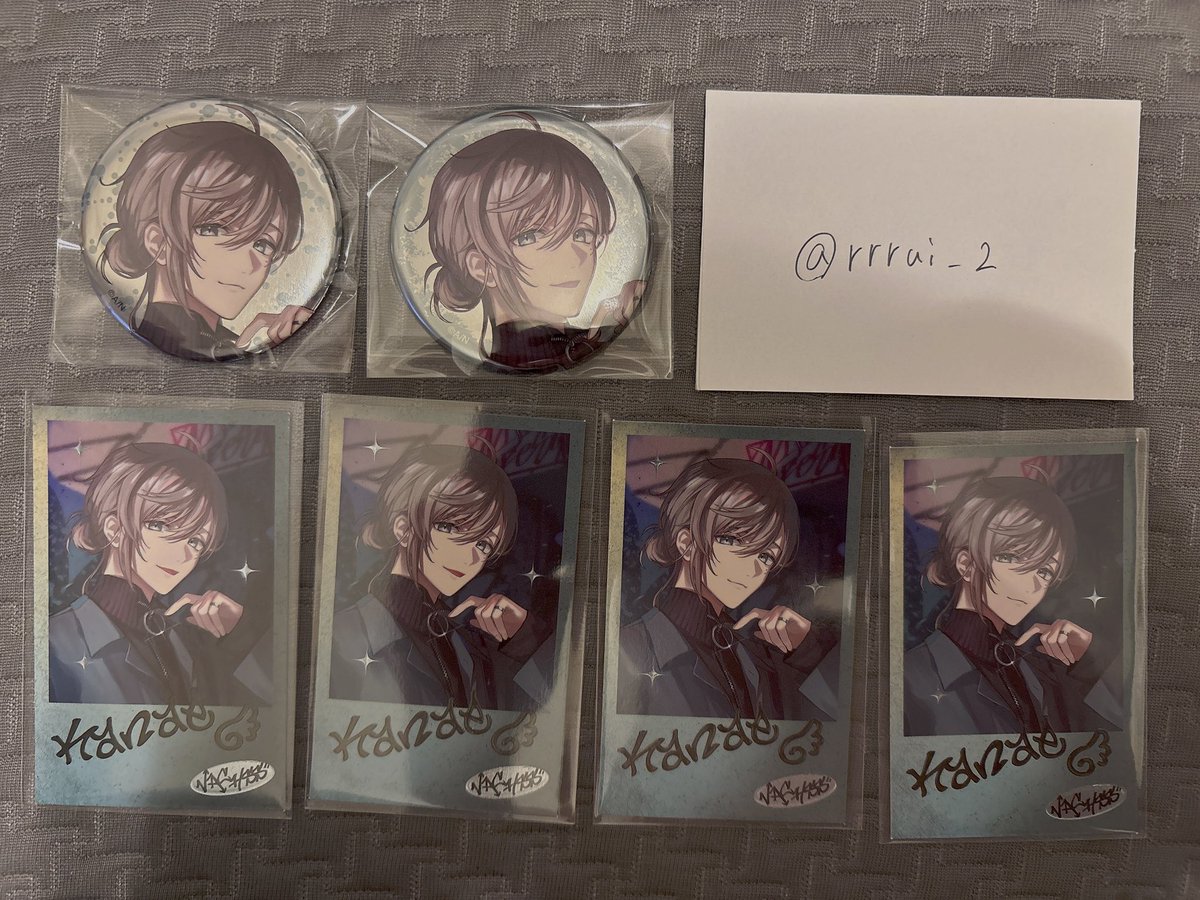 rrrui_2's tweet photo. @tarokmt @1 初めまして。こんばんは。検索よりお声がけ失礼いたします。
当方画像のものを所持しておりますが、お持ちの缶バッジ上段紫髪･茶髪の方、同じ方のチェキ各R1N1ずつの交換は可能でしょうか？
ご検討いただけますと幸いです。よろしくお願いいたします。 https://t.co/griVeB7HX6