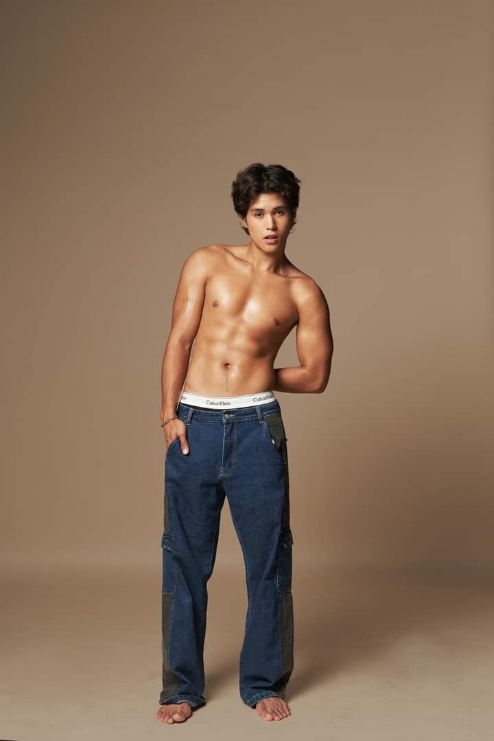 ManansalaR12598's tweet photo. Hot
#KyleEcharri https://t.co/szNwJCPlKf