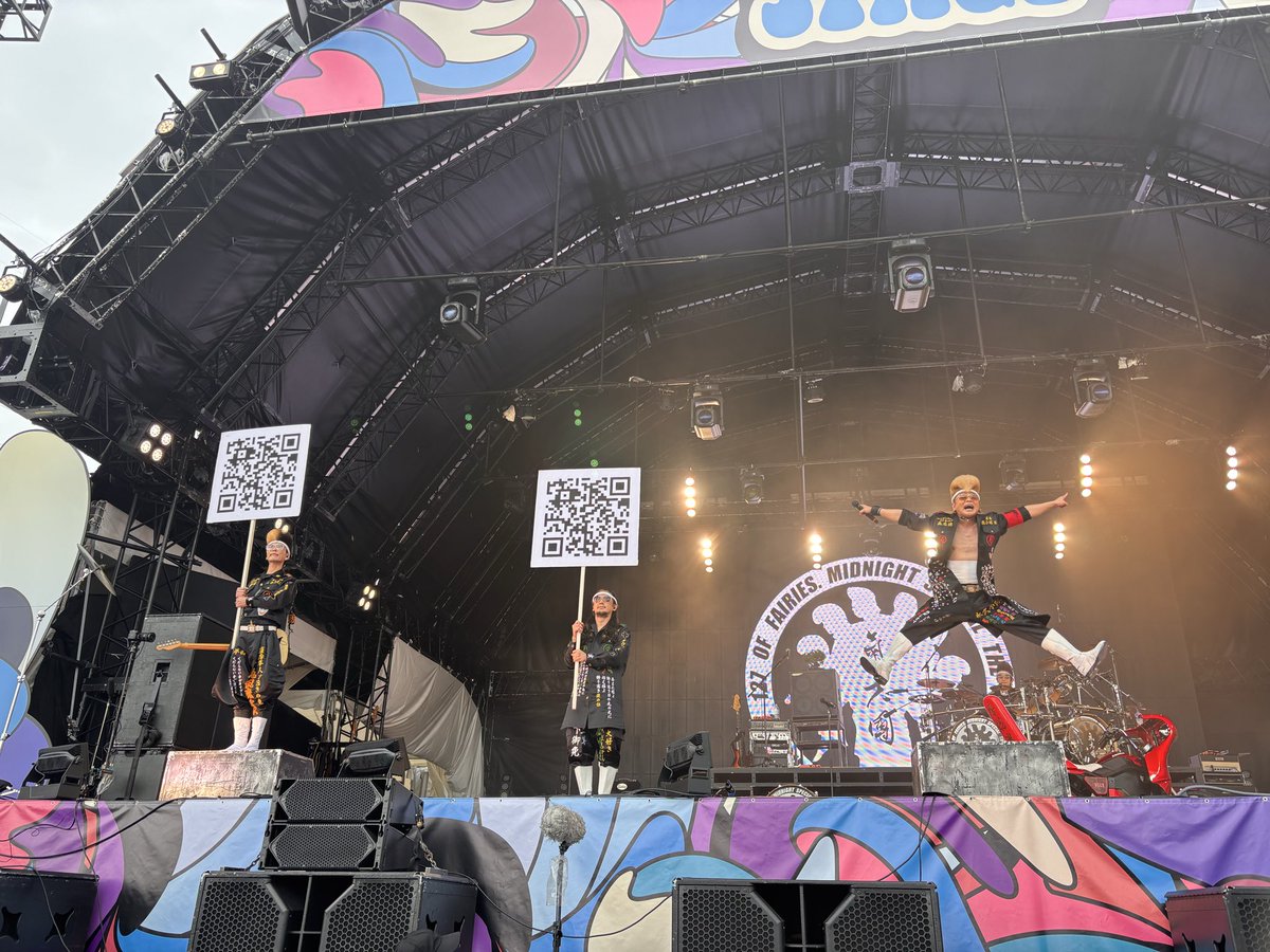 ramma330's tweet photo. 綺麗な大の字が撮れた❤️

#VIVALAROCK https://t.co/CA7futIT4q