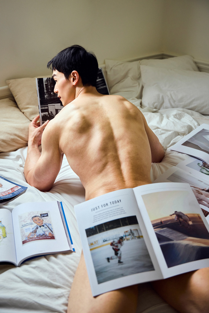 QingYu_Chris's tweet photo. Behind every "relaxed" editorial shot is a calculated display of tension, symmetry, and the quiet results of years of discipline. No filters needed when the work speaks for itself.
#ChrisQingYu #FitnessEditorial https://t.co/23FrVFfSzn