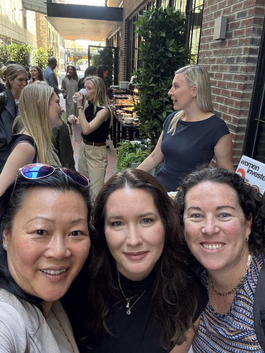 mellie_chow's tweet photo. Day 2 #PhillyTechWeek : speed rounds, real capital. Founders x funders colliding ⚡️🔔 #PTW2026
@1phltech @BlackOpsVC @StatewideBen @FitlerClub @NewBoundVC @cozen_oconnor @PhilaPACT #WomenInvested #VC #Founders #Startups https://t.co/o4Qt7L0Vua