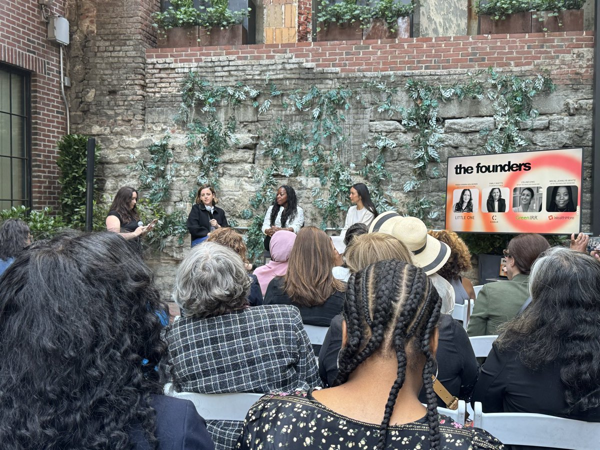 mellie_chow's tweet photo. Day 2 #PhillyTechWeek : speed rounds, real capital. Founders x funders colliding ⚡️🔔 #PTW2026
@1phltech @BlackOpsVC @StatewideBen @FitlerClub @NewBoundVC @cozen_oconnor @PhilaPACT #WomenInvested #VC #Founders #Startups https://t.co/o4Qt7L0Vua