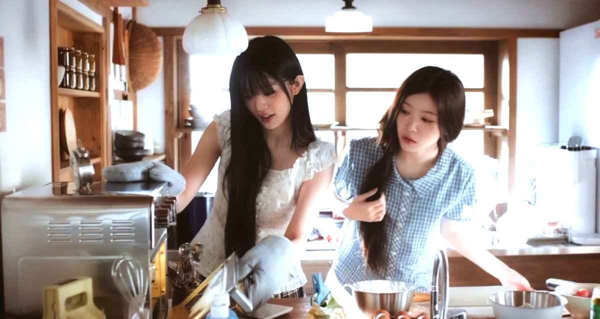 user11050708's tweet photo. if home is where the heart is, my home is whenever you are. ❤︎ https://t.co/4Klj0wPG0M