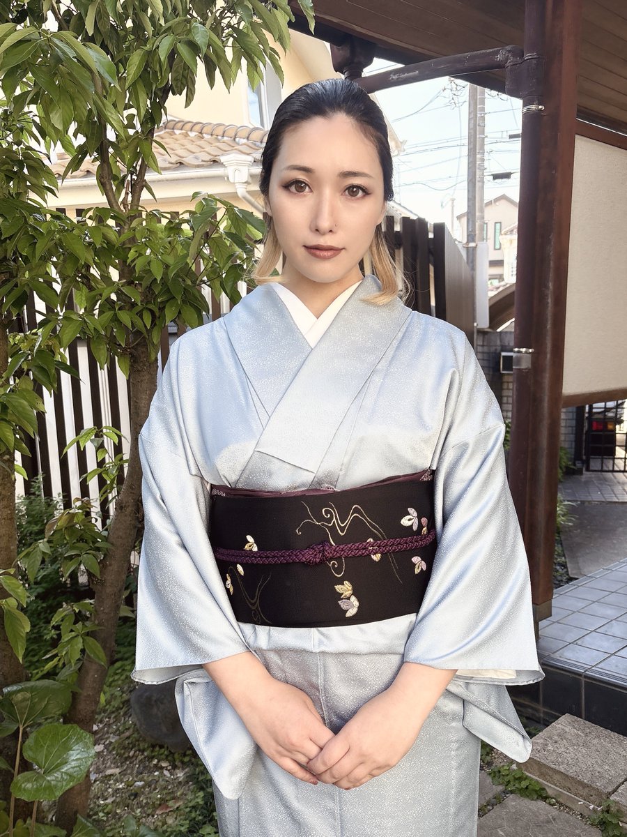 konoeNEGI's tweet photo. 紋付色無地
淡い色はどきどきします https://t.co/z7KAGxzhQ1