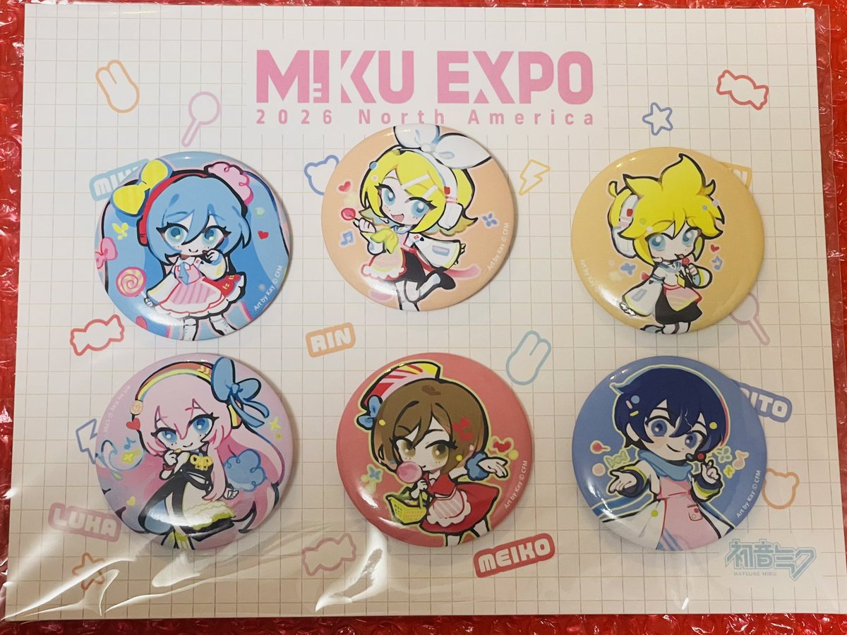 Rynax_zxc's tweet photo. 【交換・譲渡】MIKUEXPO MIKU EXPO 2026 North America ミクエキスポ 北米 トレカ

【譲】缶バッジ、トレーディングカード
初音ミク、鏡音リン、鏡音レン、巡音ルカ、KAITO、MEIKO

【求】画像3のカード 👑>💕
>>>缶バッジ800円、カード1150円

交換は1:2 OK
交換優先のため譲渡は返信に時間頂きます→ https://t.co/GPul9E09tt