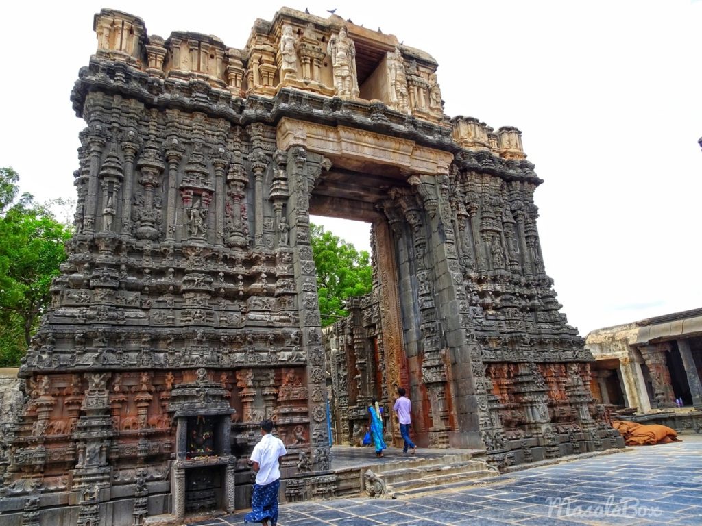 IndiaAesthetica's tweet photo. 500 years old Shri Bugga Ramalingeshwara Swamy Temple dedicated to Lord Shiva built during Vijayanagara Empire in Tadipatri Anantapur, Andhra Pradesh 🔱🛕🇮🇳 https://t.co/zIx3ozDYFy