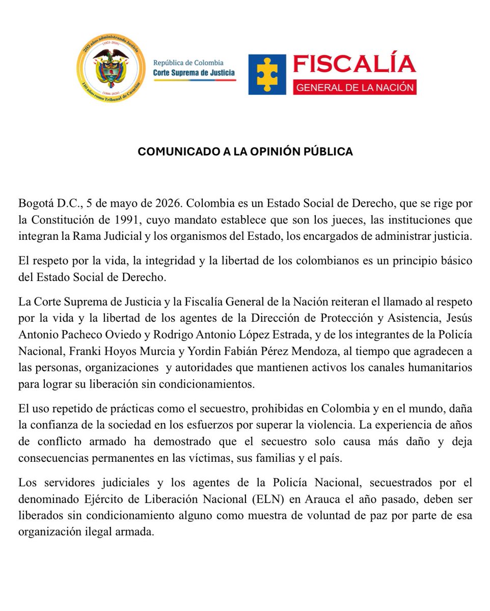 MiguelCardoza's tweet photo. La Corte Suprema de Justicia y la Fiscalía General de la Nación exigen al ELN liberar “sin condicionamiento alguno, como muestra de voluntad de paz”, a los agentes de la Dirección de Protección y Asistencia del CTI, Jesús Antonio Pacheco Oviedo y Rodrigo Antonio López Estrada, y de los integrantes de la Policía Nacional, Franki Hoyos Murcia y Yordin Fabián Pérez Mendoza, adscritos a la Dijín.
El grupo criminal les anunció un ilegal “juicio revolucionario” que implicaría que estén cinco años secuestrados, ya llevan uno en cautiverio; si no hay un canje por guerrilleros presos.