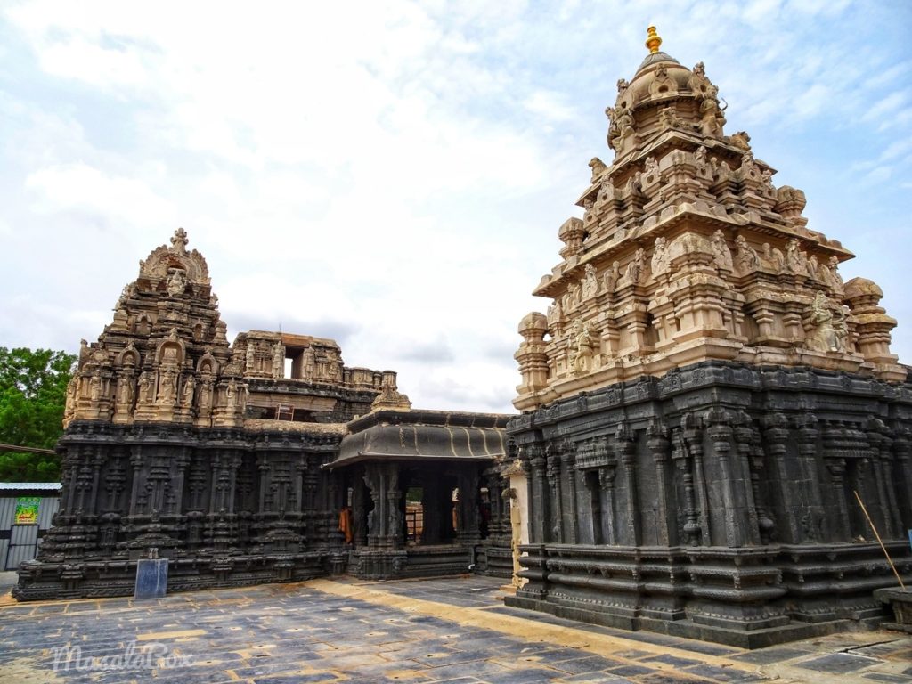 IndiaAesthetica's tweet photo. 500 years old Shri Bugga Ramalingeshwara Swamy Temple dedicated to Lord Shiva built during Vijayanagara Empire in Tadipatri Anantapur, Andhra Pradesh 🔱🛕🇮🇳 https://t.co/zIx3ozDYFy