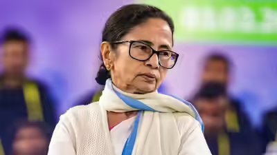 🚨 ब्रेकिंग अपडेट 🚨

बंगाल की राजनीति में बड़ा मोड़ आने वाला है,

टीएमसी अब चुनाव परिणाम को सुप्रीम कोर्ट में चुनौती देने की तैयारी में है,

👉 सुप्रीम कोर्ट पहले ही साफ कर चुका है — अगर हटाए गए वोट इतने ज्यादा हों कि वे जीत-हार का अंतर बदल सकते हैं, तभी दखल होगा,

📊 आंकड़ों पर