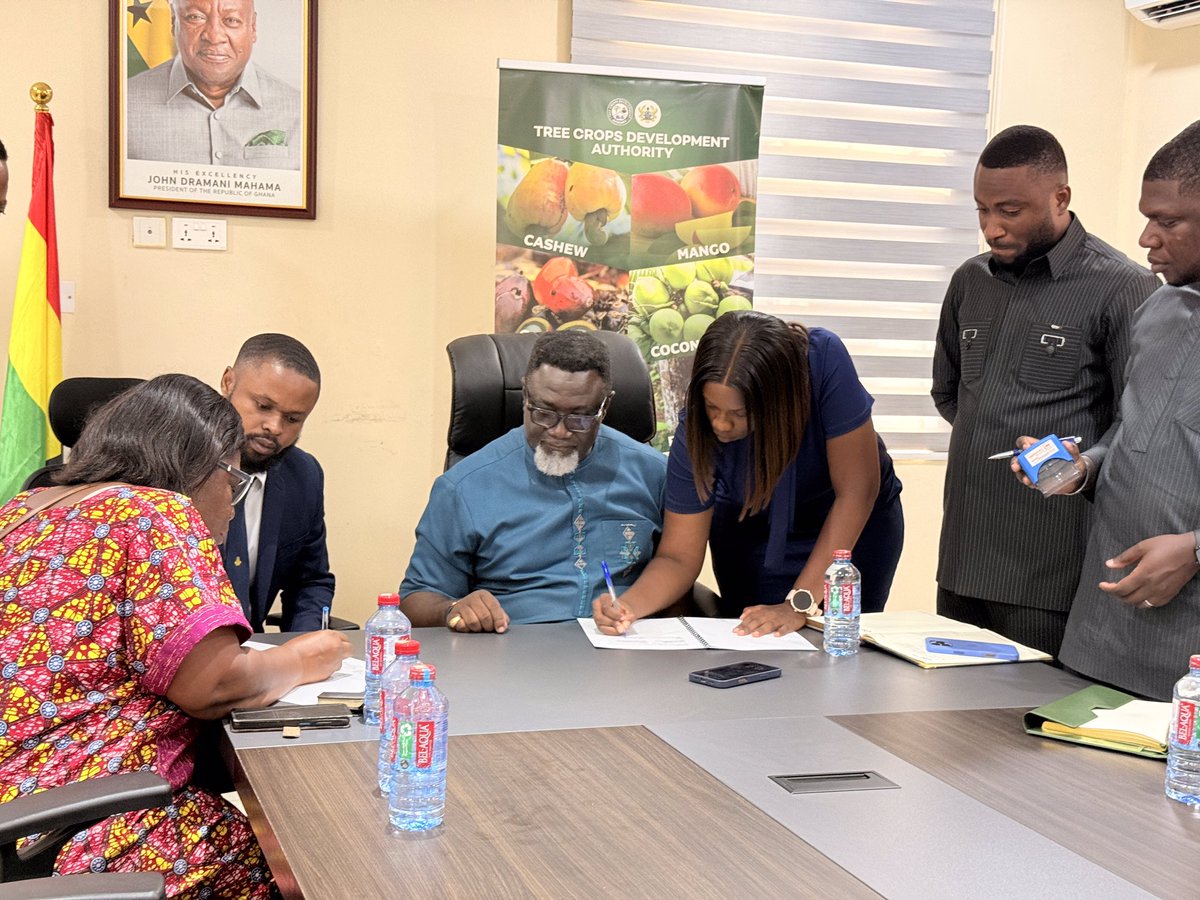 Aaron_Agyapong_'s tweet photo. Yesterday, the Save Our Lands Projects LBG (SOL) and the Tree Crop Development Authority (TCDA) signed a Memorandum of Understanding to enter into a partnership to reclaim galamsey lands with rubber tree crop. The future is exciting! Let’s do this! https://t.co/6VeBCD9LTl