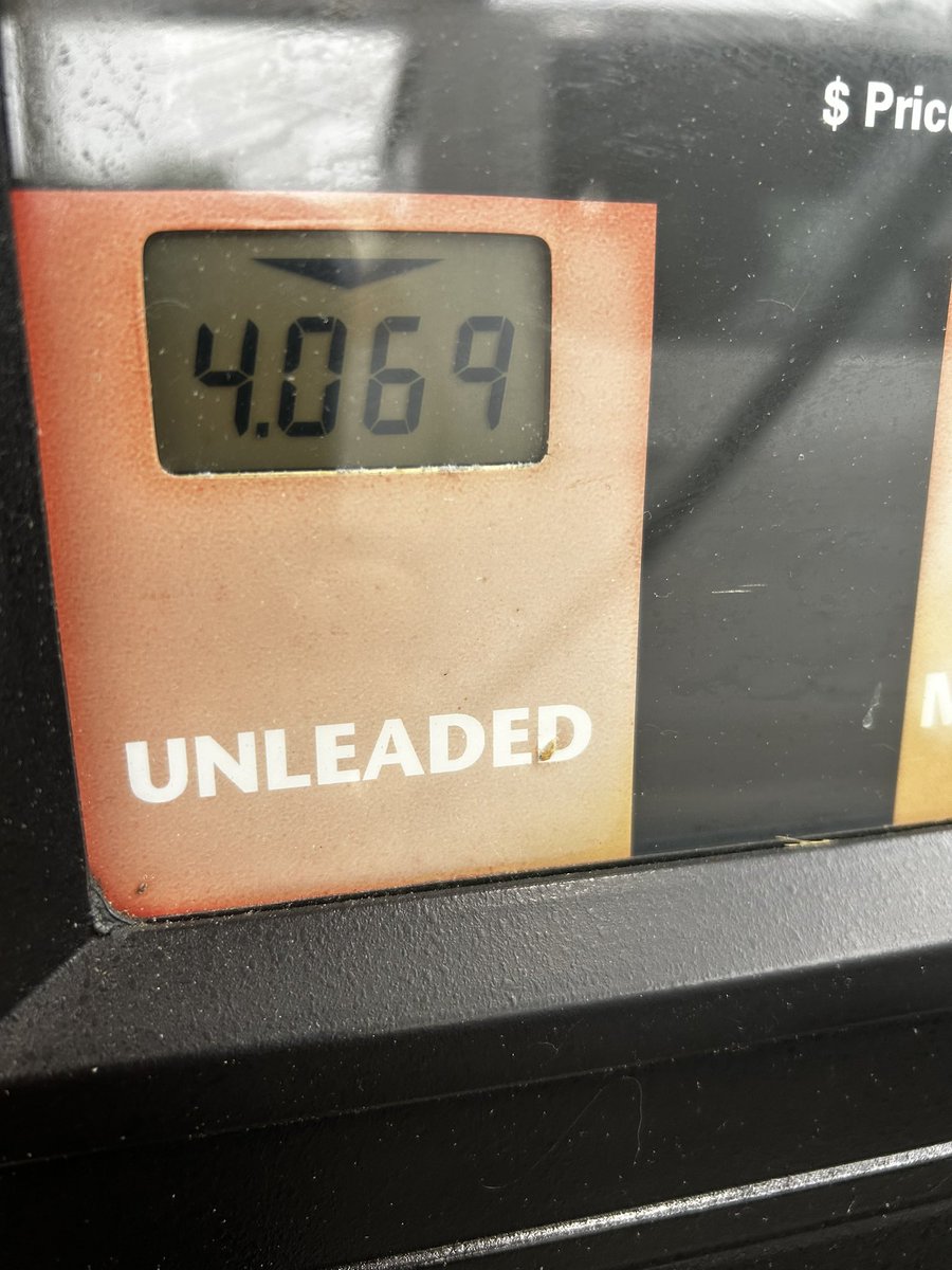 GJComley's tweet photo. Over $4 a gallon, in #Kentucky, with a @kroger discount . . . this fuel didn’t come thru the straight of Hormuz. #FixThis https://t.co/JcO2CZ3D5H